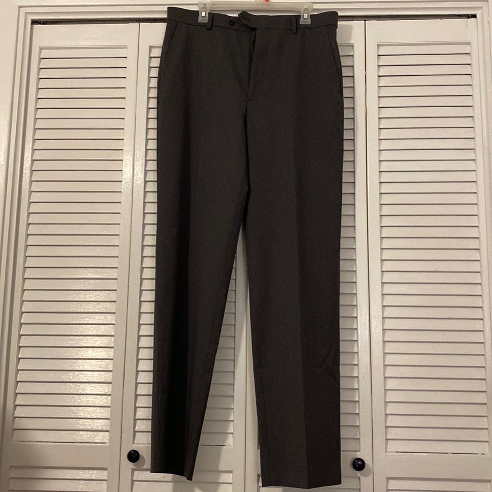 Men’s Stafford classic fit 34 X 34 travel pants